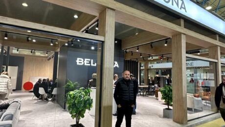 Fuarlar, işletmelerin ürün ve hizmetlerini tanıtmak, potansiyel müşterilerle etkileşime girmek ve sektördeki son gelişmeleri takip etmek için önemli bir platform sağlar.